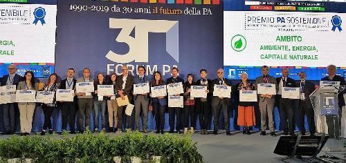 La consegna del Diploma di merito del Premio Pa Sostenibile al Progetto EnergiaFvg, svoltasi nell’ambito del ForumPa 2019 di Roma, al quale era presente l’assessore regionale alla Funzione pubblica.